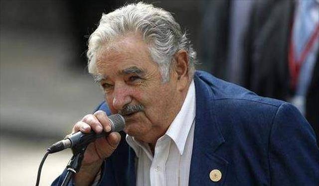 乌拉圭的总统穆希卡就是这样一个领袖,他治理国家做出的成绩令各国