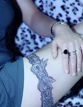 第5个,【大腿内侧】胆子大的女生会选择在大腿内侧纹身,俏皮中带着小