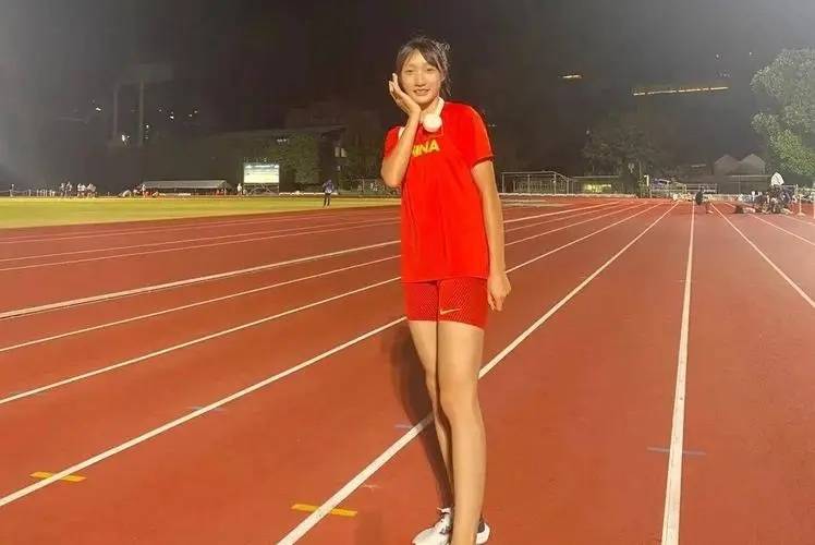 李玉婷:身高腿长,步幅宽大,成为中国新一代女子领军人物