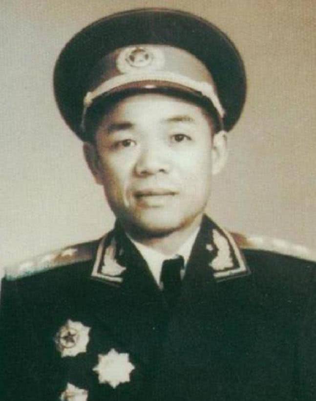 四野12位首任军长,有4位来自红四方面军,3个是上将1个是中将