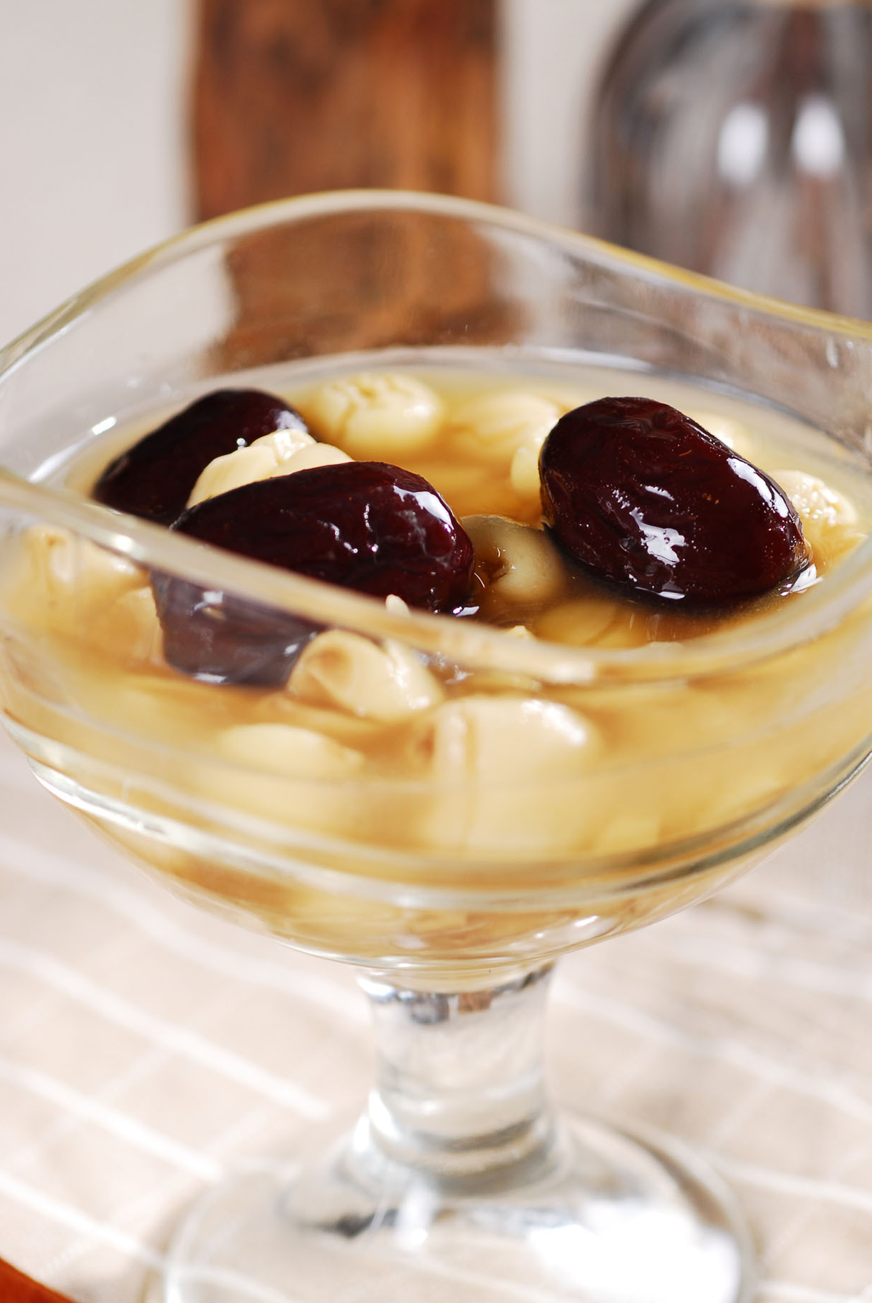 让我们一起动手为最后冲刺孩子每天晚上熬一碗红枣莲子粥