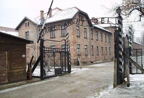 二战中的"杀人工厂"奥斯维辛集中营到底有多恐怖