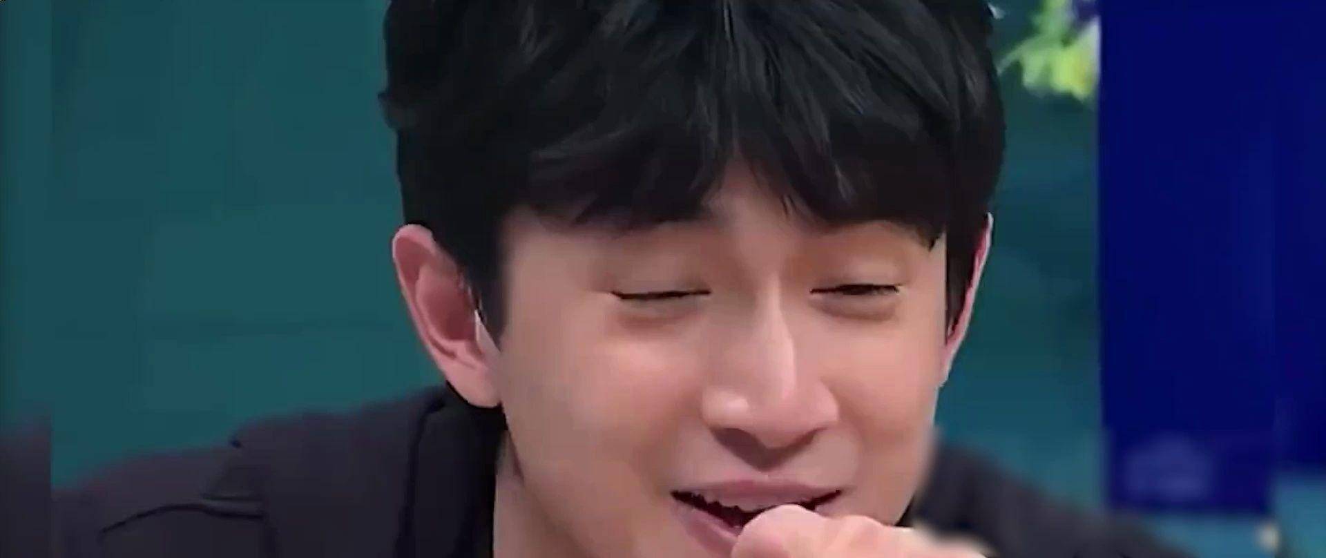 在综艺节目中,林更新经常引发争议,但他始终保持着自己的个性和风格.