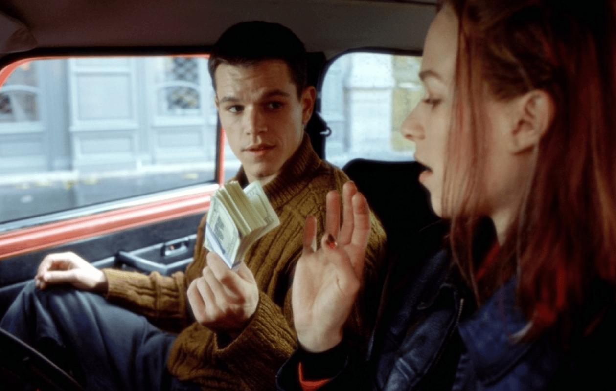 记忆迷宫中的暗影猎手 ——《谍影重重》:一场追寻真相的心跳瞬间