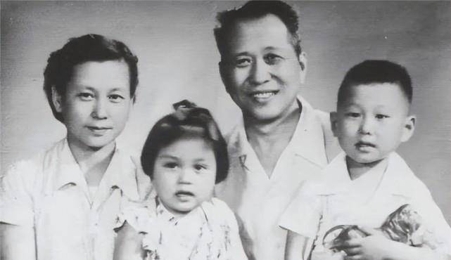 张梅:16岁参加革命,18岁嫁给林帅,长相貌美知性,103岁仍健在