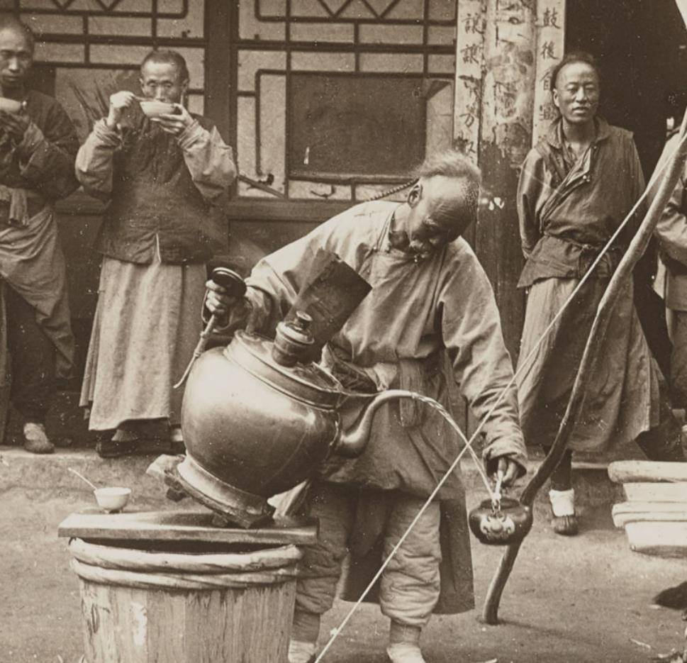 晚清:繁华街头的茶馆,遭受刑罚的囚犯!