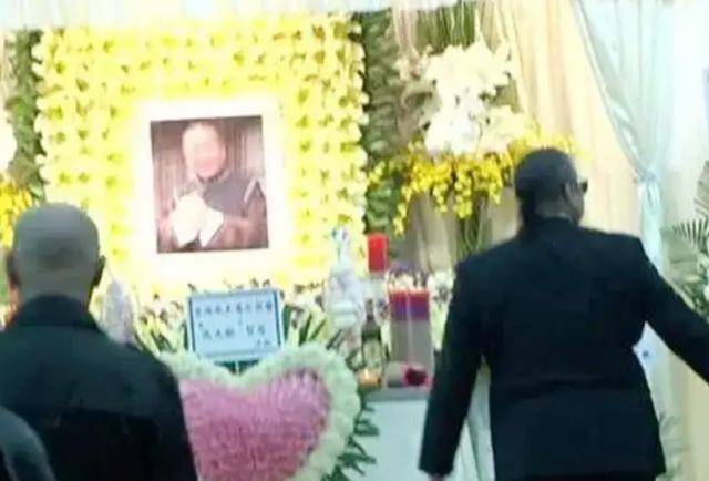 郑州灵车司机:见人从不主动问好,被亲友拉黑,开车忌讳踩刹车