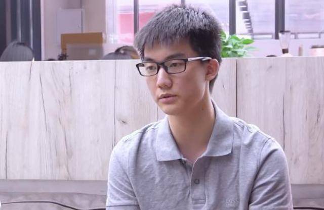 浙江林欢:高考提前15分钟交卷,笑称"太简单",最终考多少分?