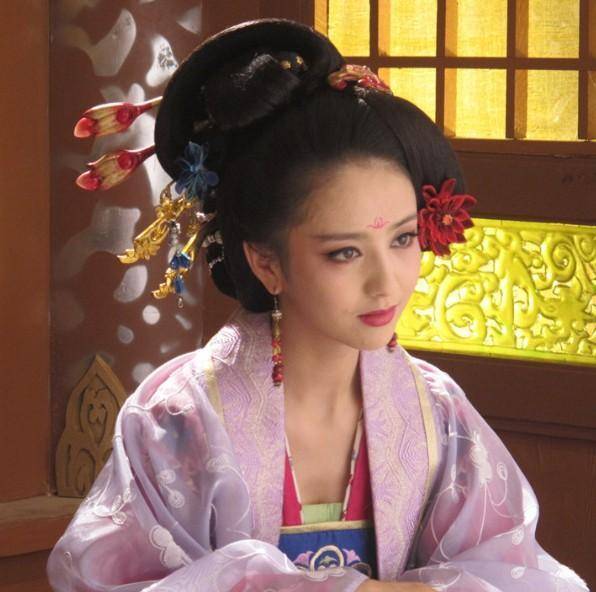 对此,就连皇家公主也曾出现过特例,因而,我们可以直观地感受出,在唐代