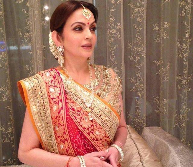 印度首富夫人有多壕?手机3亿,豪宅75亿,鼻环值北京一套房!