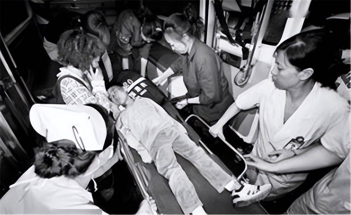 纪实:伊春空难:机长扔下乘客逃跑,致44人遇难,被判刑3年