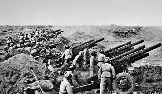 国军一强硬将领,被包围后叫嚣一个换一个,华野因此伤亡6万人