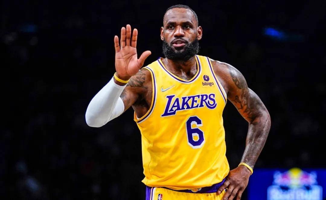 詹皇下赛季最好的三个去处_老詹_布朗尼_湖人