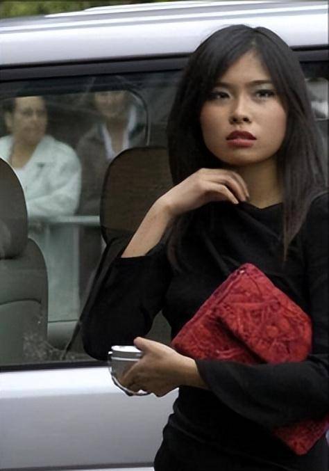 欧洲首位中国王妃:相貌平平迷倒王子,如今在中国定居_李然_父母_学业