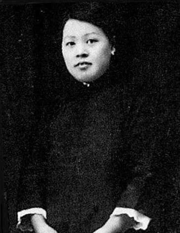 在德国的十年,季羡林因为论文要打印,和季羡林同住一条街上的迈耶家成