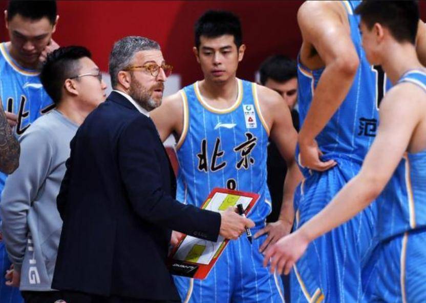 张陈志峰回归辽宁,北京酝酿换帅,新疆交易中锋!