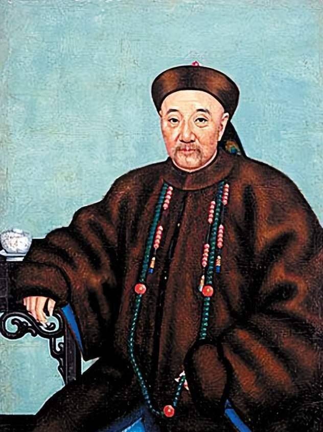 胡雪岩临终前:催促九姨太把寿衣一角剪掉,家人因此逃过大难