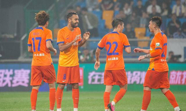 中国足球品牌价值探析:泰山国安申花三大俱乐部影响力局限