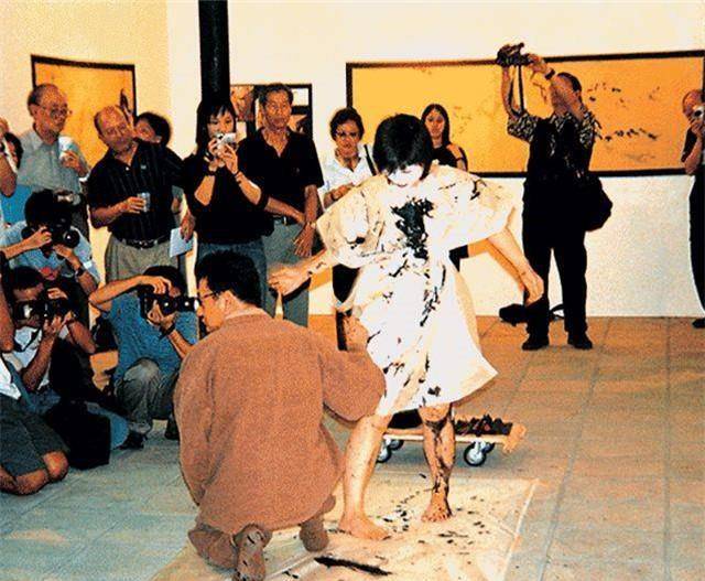 四川美院教授张强:以书法耍流氓的魔怪_艺术_美感_做法