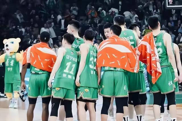 cba动态:辽篮全华班争荣誉,琼斯离别新疆,赵岩昊与詹姆斯交易