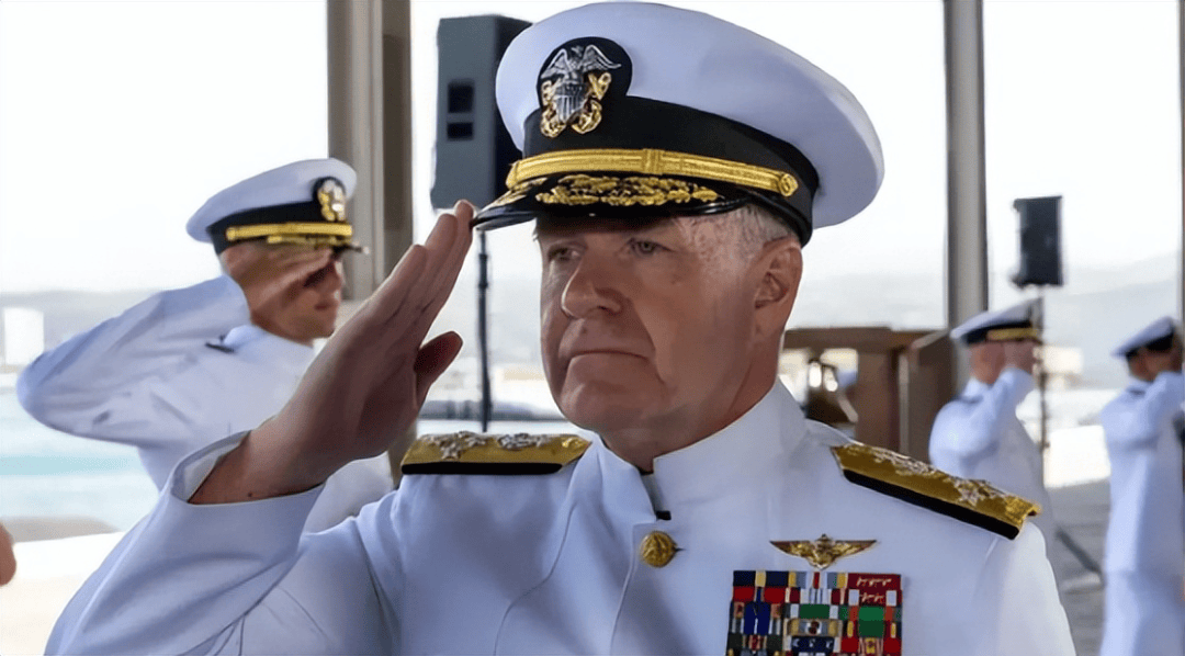 美军印太战区现在的司令是之前的太平洋舰队司令塞缪尔·帕帕罗,这人