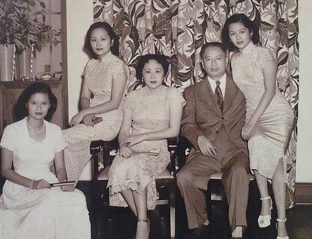 第一次登门拜访她叫舅舅,第二次叫哥哥,第三次红着脸叫亲爱的