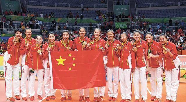 中国女排五连冠大功臣,退役后不幸因病去世,骨灰中发现多枚钢钉