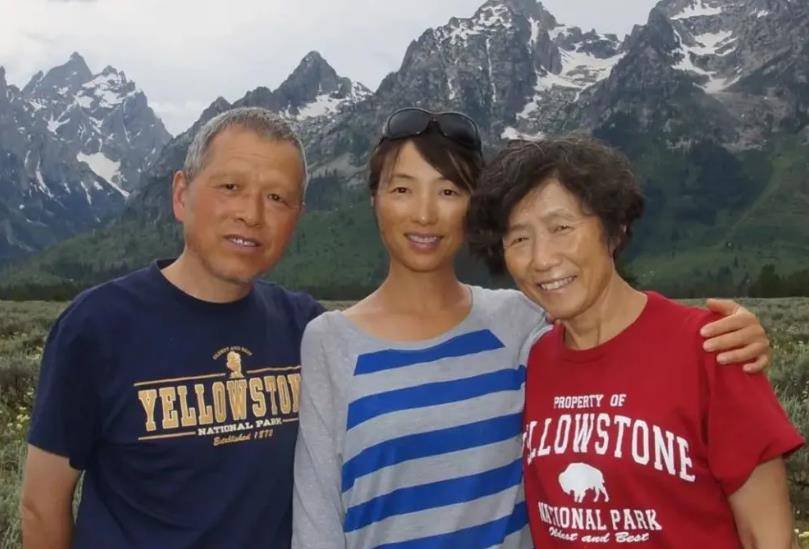 美国华人渣男:妻子死后不到百天丈夫再娶,亡妻父母被撵出家门