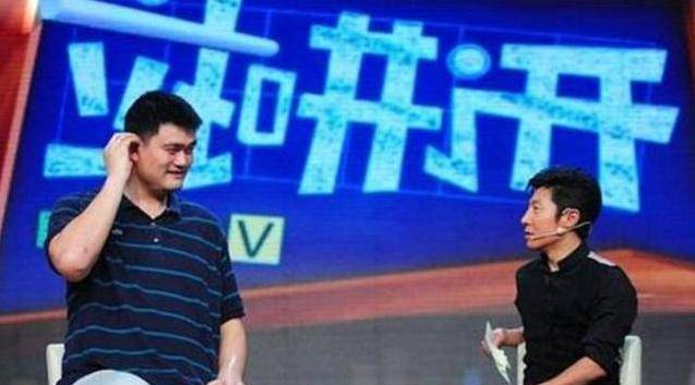 让看到的观众觉得非常搞笑,撒贝宁问姚明,你的驾照是怎么考的?