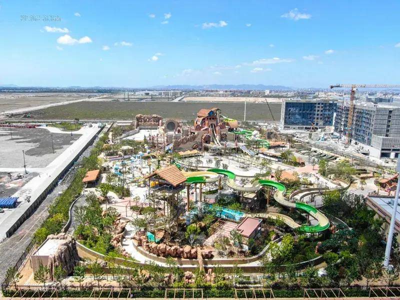 台州方特水上乐园历经土地平整,三通一平,打桩,挖土,主体结顶……等一
