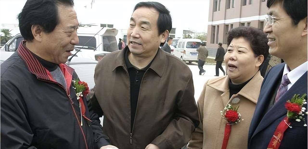 "白卷英雄"张铁生:高考交白卷获刑15年,出狱后苦干变亿万富翁