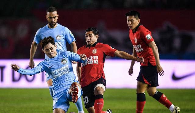 中超:长春亚泰与河南队0-0握手言和,阿奇姆彭中框手球