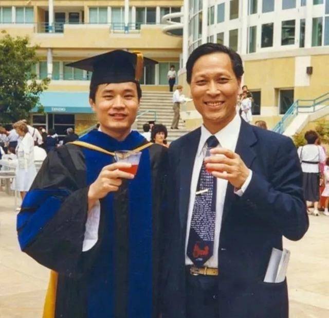 被誉为离诺贝尔奖最近的美籍华人,为何离开美国,回中国任教