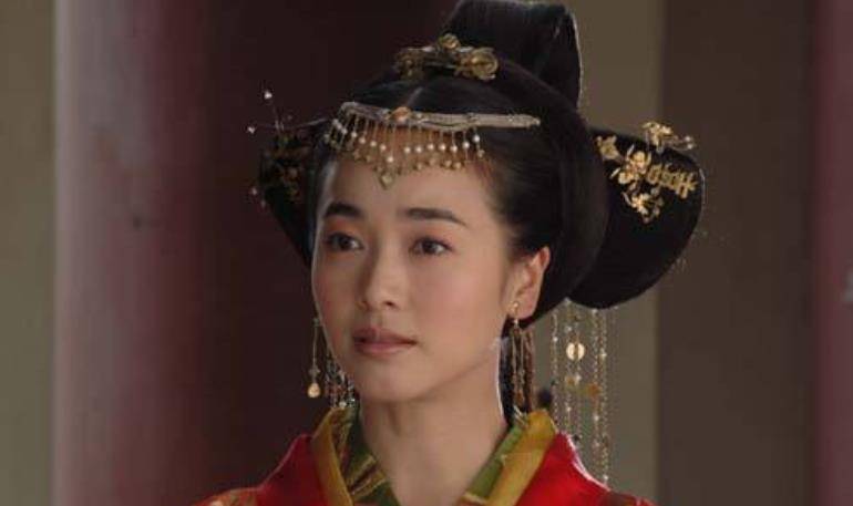 尽管有"楼兰美女"这样的干尸精品,但其"周身灰暗,皮肉干枯贴骨,肚腹