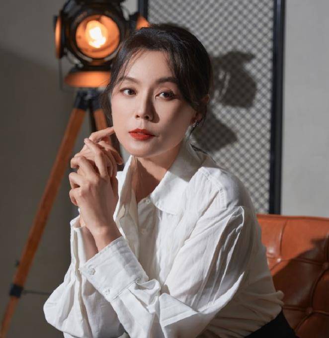 梁爱琪:戏里没人能抵挡她的富婆魅力,傅彪是她一生的"贵人"