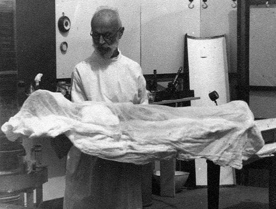 这个变态医生在"真爱"死后,将其制成尸体人偶,与之同居了7年_卡尔·坦