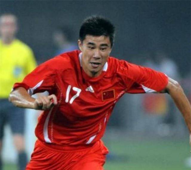 董方卓:一度陨落的天才_曼联的_比赛_中国