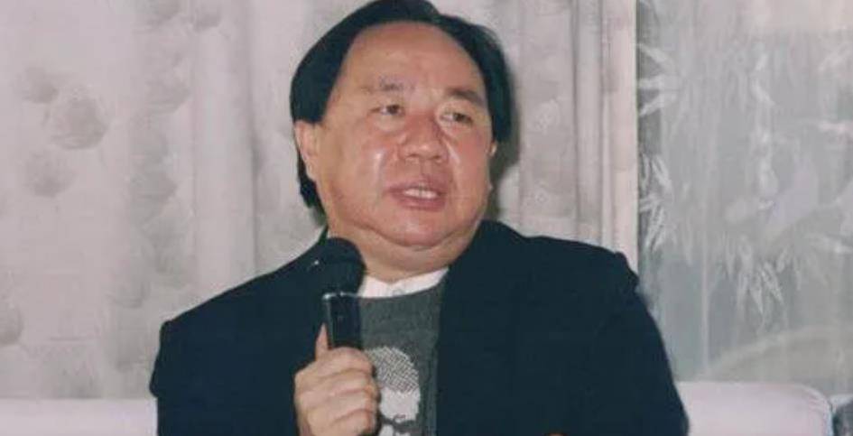 三次入狱的首富牟其中,靠发妻300元起家,出狱后不忘回报