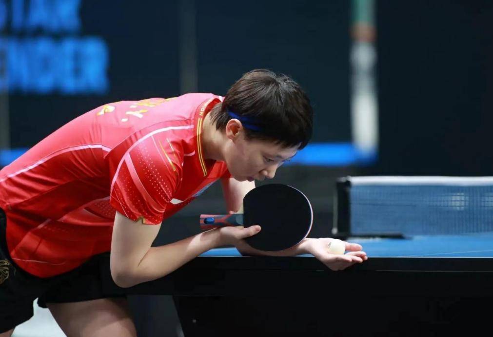 名记再次炮轰陈梦不如王曼昱:连球拍都掉地上了