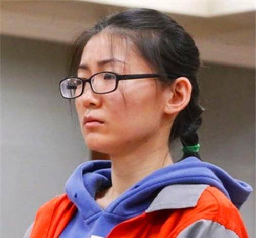 北京一女子,因拒缴40元停车费,撞死收费员,祖父称在家横惯了_杨雪鸥