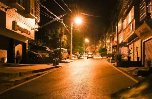 凌晨2点的"早餐"6元吃到撑,汤免费续,夜归人:有种妈妈