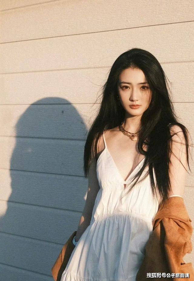 徐璐:风华绝代,曲线诱惑