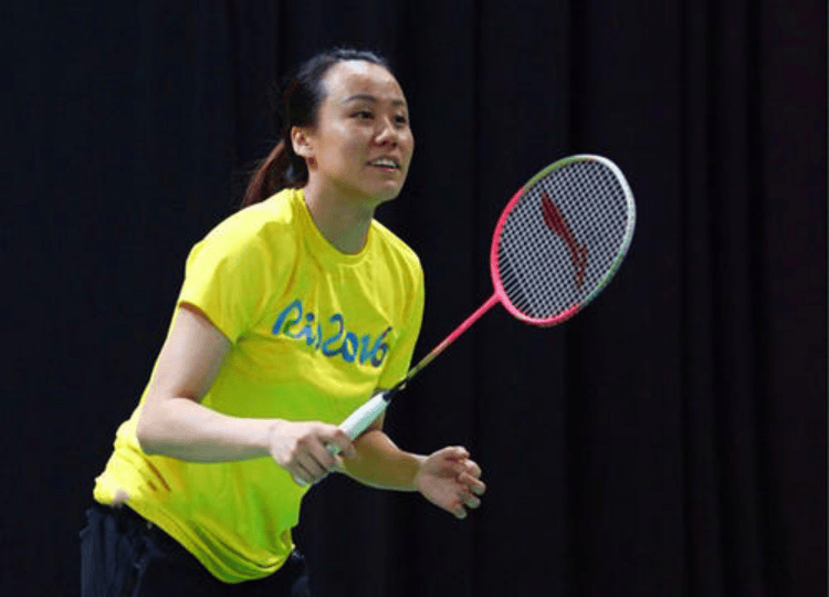 赵芸蕾以"不希望兼项拖累自己"为由,选择放弃女双比赛,只上混双项目