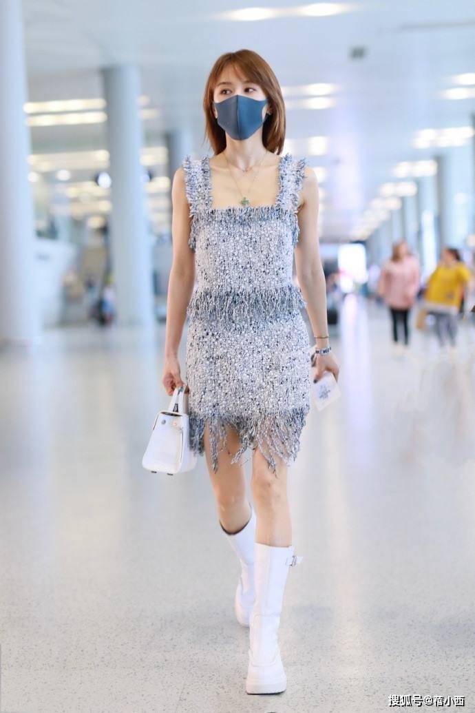 王子文带火了美拉德新穿法:西装 牛仔裤 齐肩发,时髦洋气又减龄