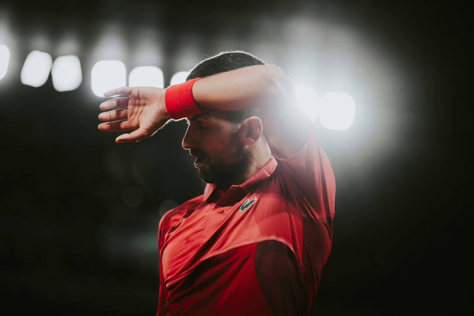 "我不想太兴奋"——德约科维奇在首轮胜利后保持着低期望值