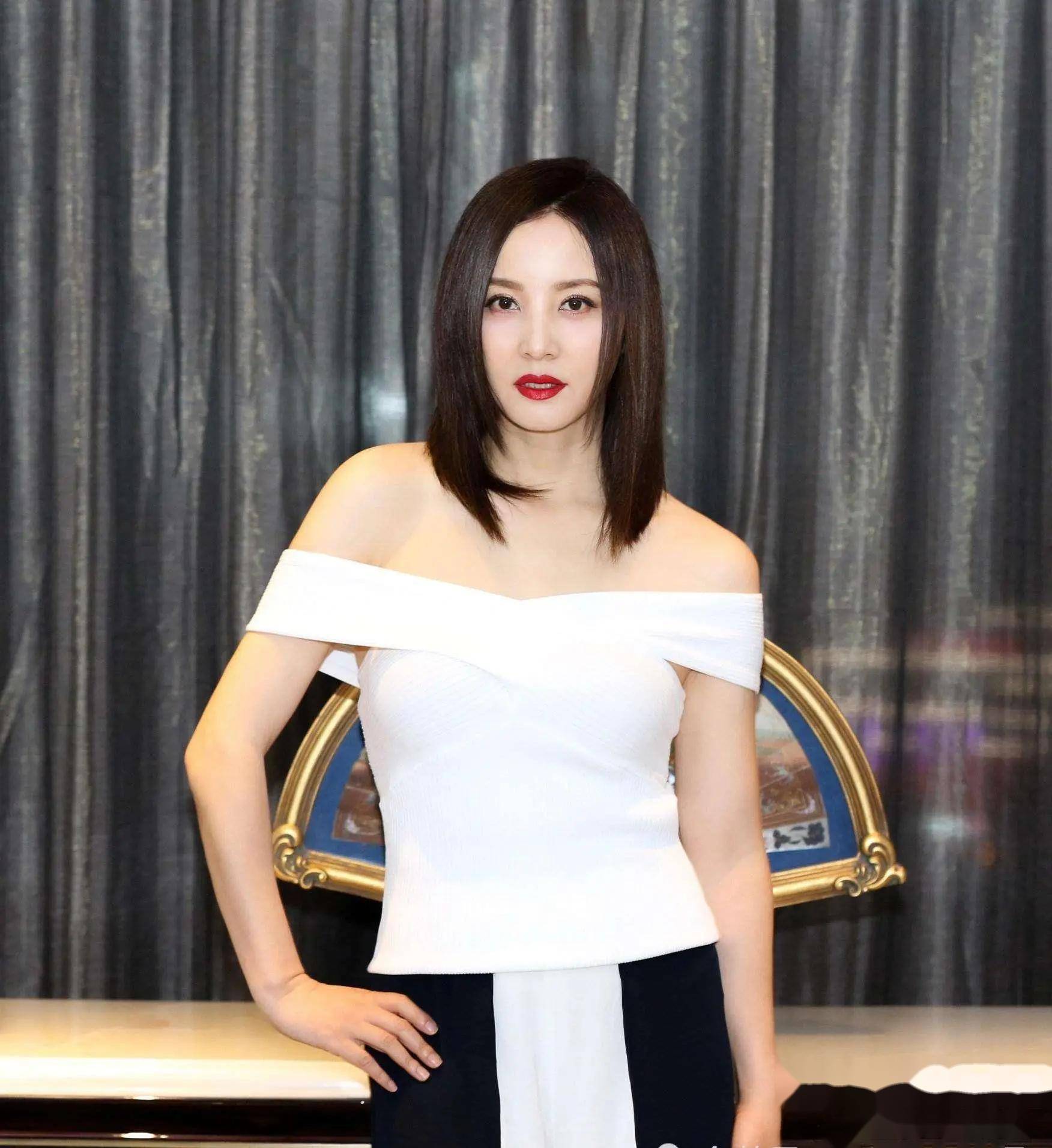 陶虹性感写真集震撼登场,美貌才华全暴露,这谁能抵挡这致命一击?