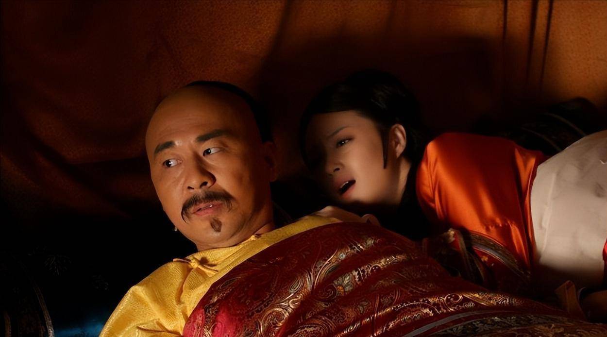 甄嬛传:皇上临终前,为啥鬼迷心窍只宠幸叶澜依?背后有何隐情?