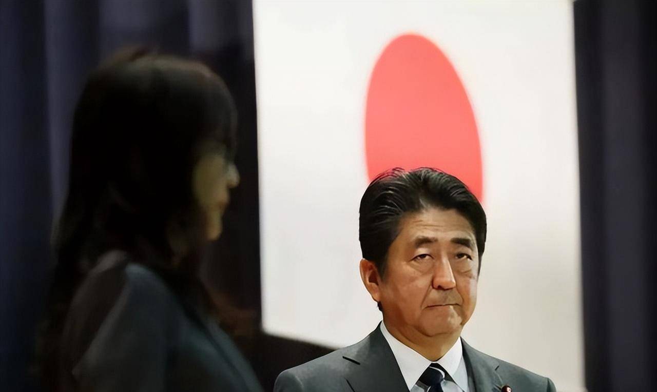 安倍晋三培养的"美女蛇":稻田朋美,她是如何利用安倍上位的?_日本_右