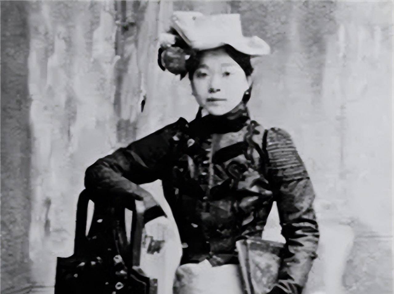 "民国奇女"小凤仙,人到中年嫁给锅炉工,她后来的结局怎么样?