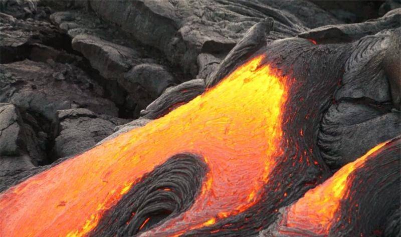 世界上最没面子的火山,高12米,本地人经常用它的火来烤肉
